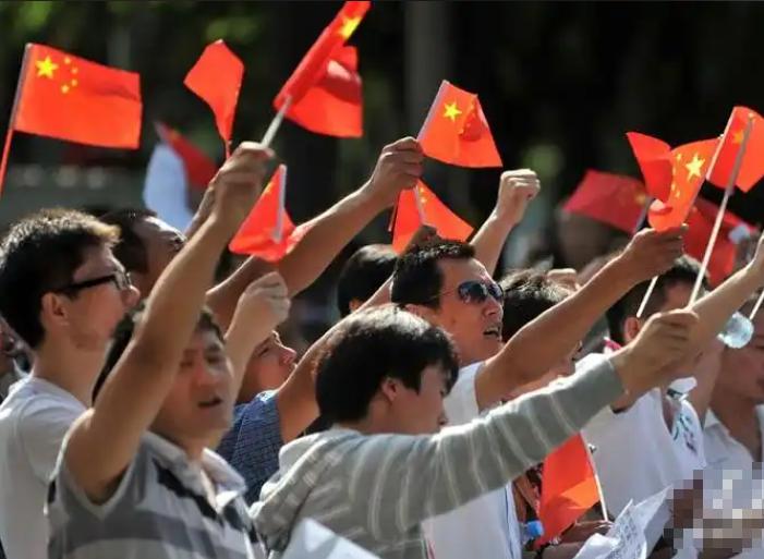 继新加坡、马来西亚之后，美国华人发声！
 
美国华人表示：中国人不要自以为是，现