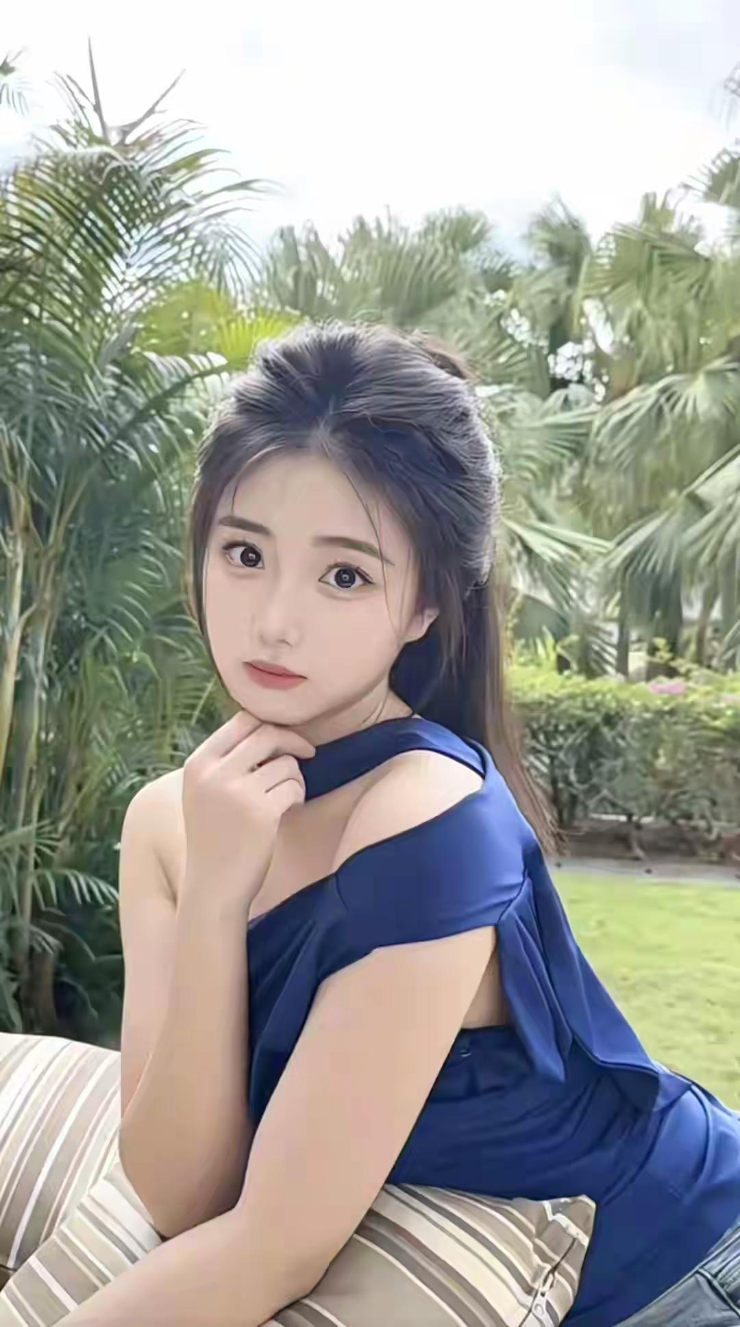 夏日清新穿搭，蓝裙搭配热带风情，尽显优雅与自然之美。玉米在你们那儿的方言叫什么 