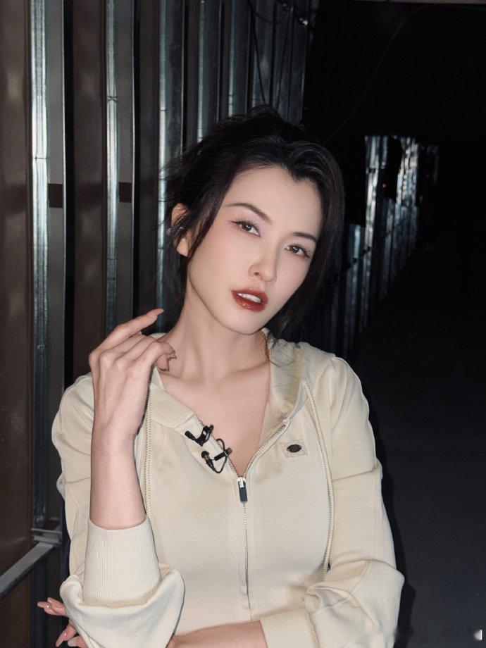 徐洁儿看到自己一公倒数第一的反应乘风2026一公倒数第一，徐洁儿没 emo 没抱