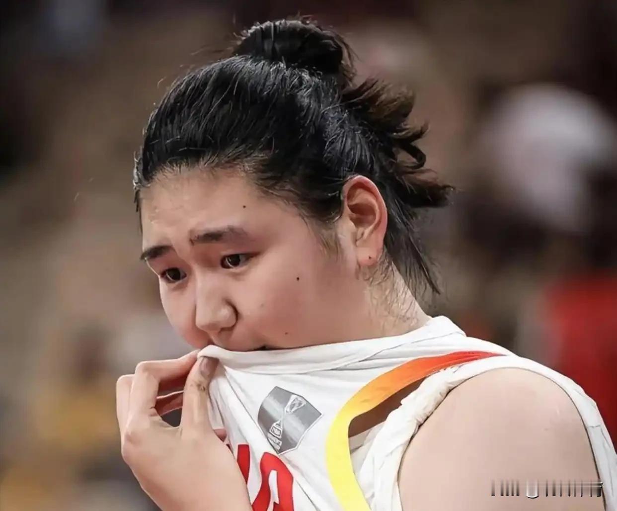 别再为她找借口了！说什么才19岁，未来会进步的！
要知道，她从2021年参加U1