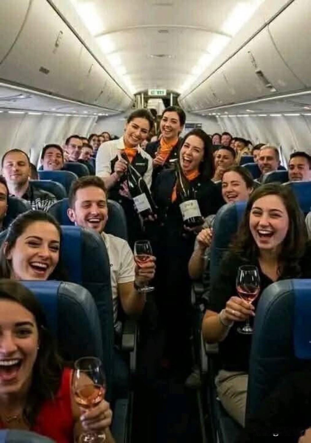 赫尔辛基飞往多伦多的航班载有400名乘客，但由于航空公司失误，机上只有200份餐