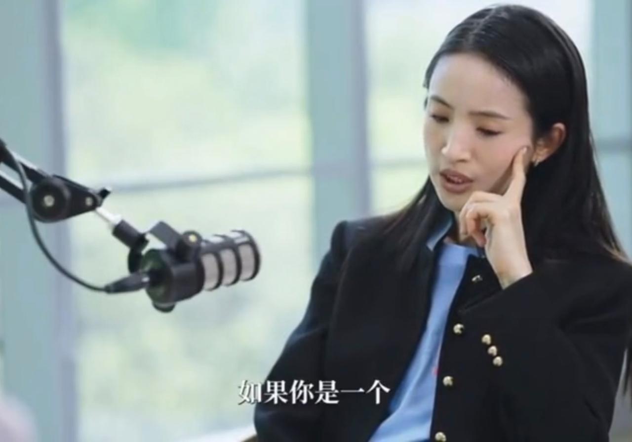 林依晨谈育儿经验，说:“如果你是一个完美的妈妈反而孩子会变得无能，很多课题你替他