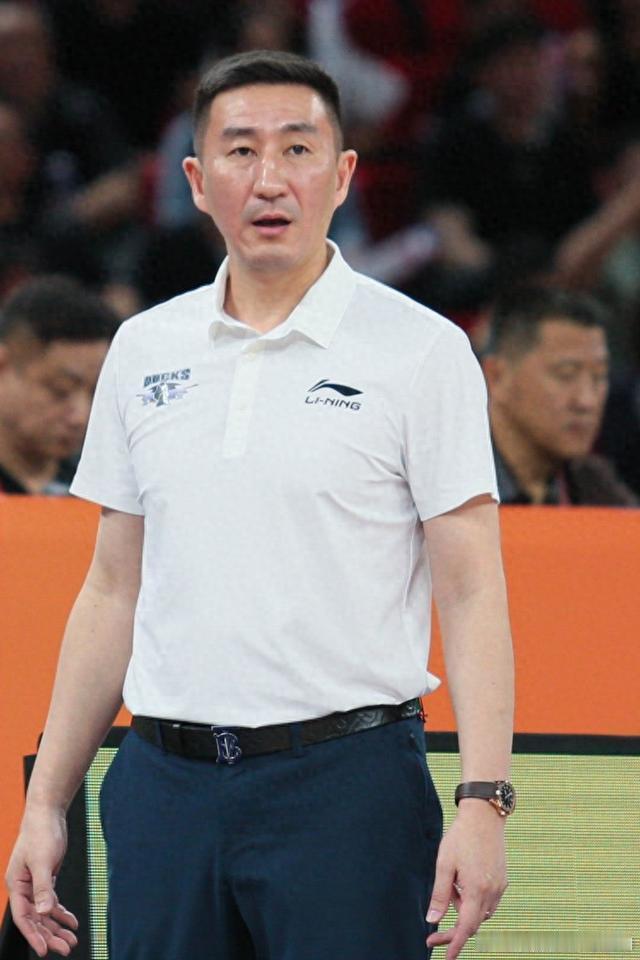 黑子说话！去年买这俩比之前双塔强太多了也[哈哈][哈哈][哈哈] ​​​