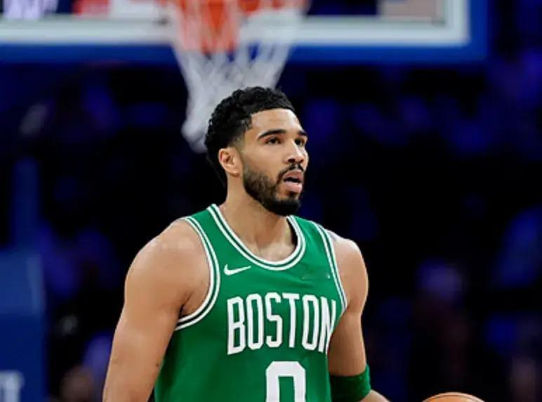 塔图姆将因左腿伤势缺席对阵76人的抢七大战。坏了！！nba