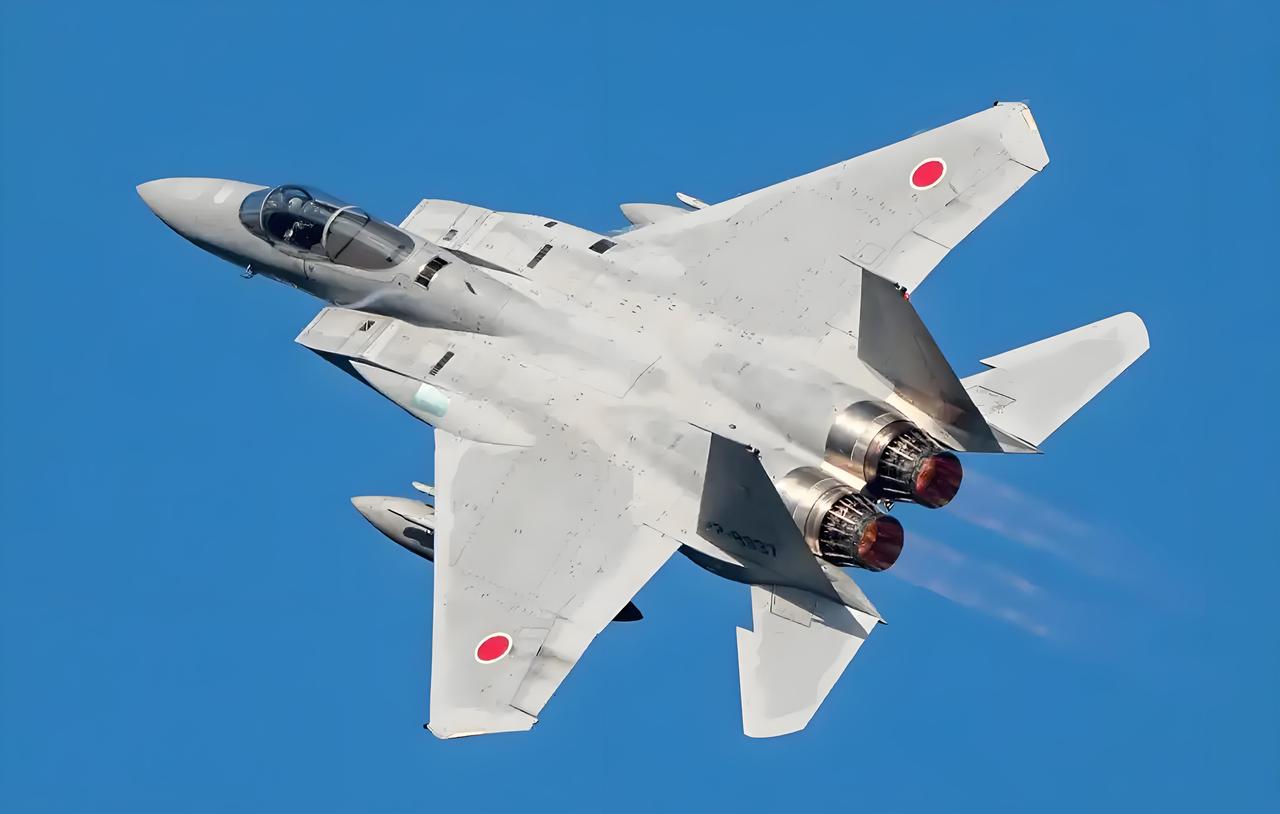 日本战斗机被我方雷达照射，有什么大惊小怪的，打个招呼而已

国防部例行发布会的最