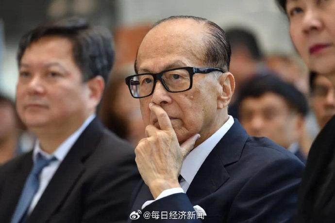 【最多卖166亿港元，李嘉诚又要套现了 】李嘉诚已出售上千亿港元海外资产  李嘉