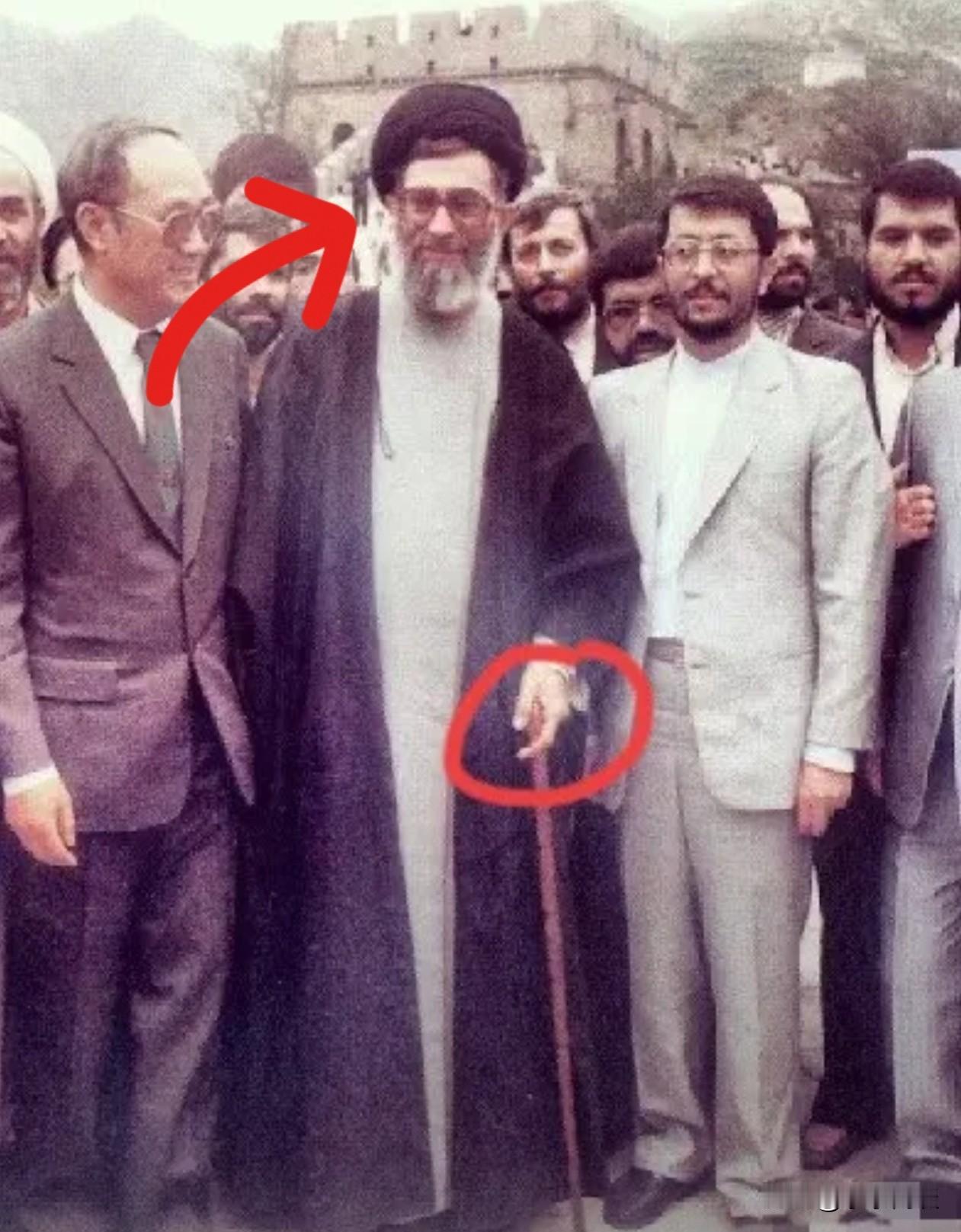 哈梅内伊最后一次出访！那是在36年前，他以伊朗总统的身份，来到了长城！
 
19