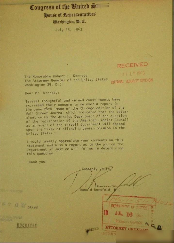 没想到肯尼迪遇刺案最近又被推上热搜！特朗普刚下令解密8万页档案，手写笔记、录音全