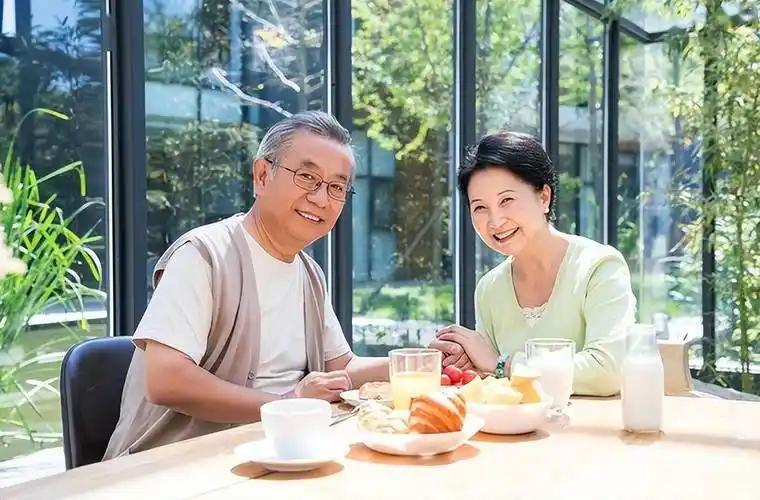 2026年养老金尚未公布，山东省退休职工养老金2300元，预计上涨金额多少？什么