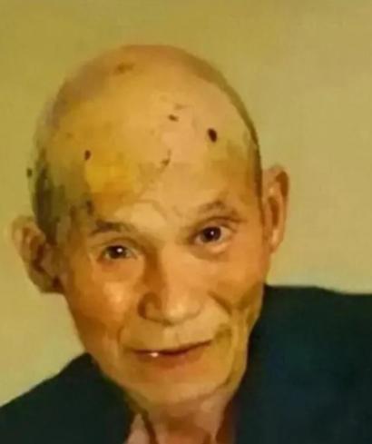 他是全中国坐牢时间最长的人，坐了长达57年的牢，20岁入狱，77岁才被释放，没想