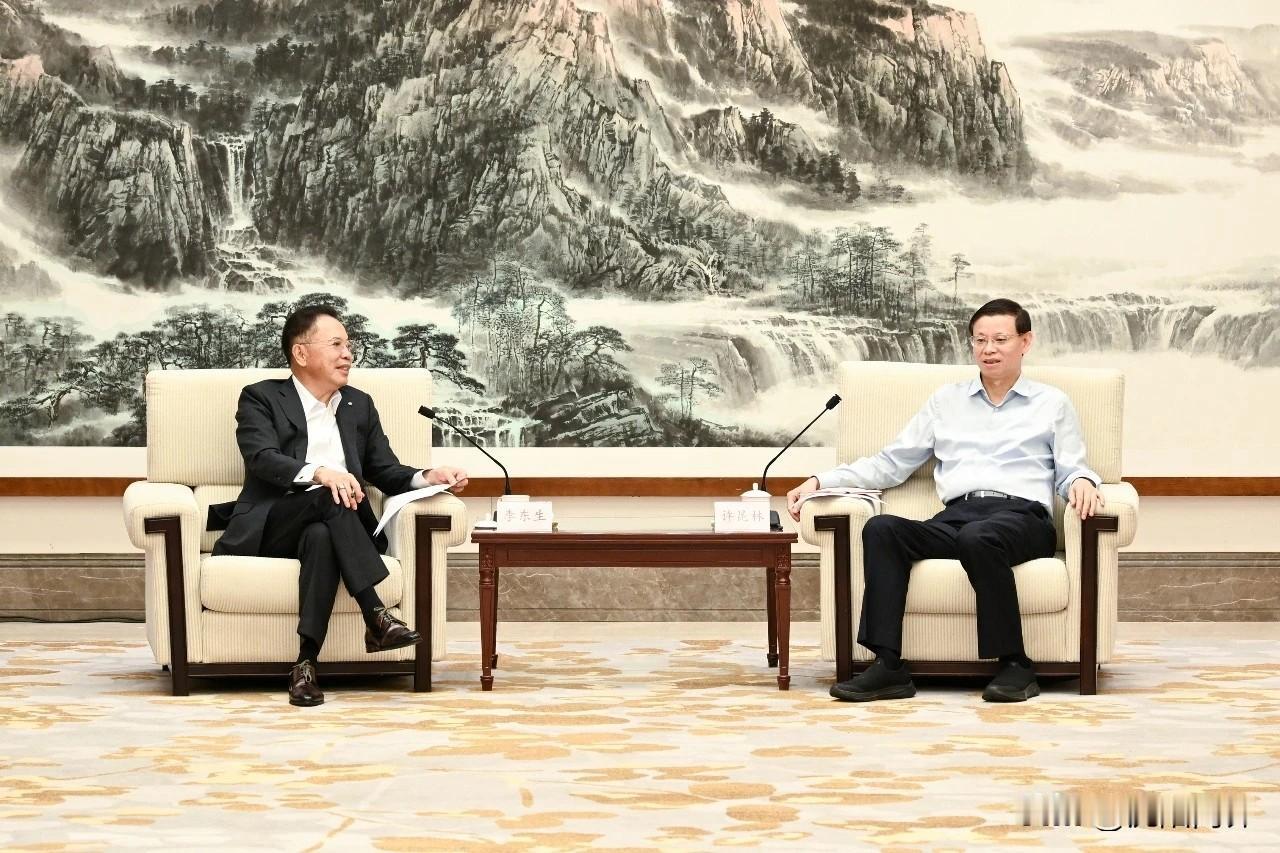 中国未来看东北
东北未来看沈阳
东北有没有突破
关乎国家未来
沈阳六大千亿产业集