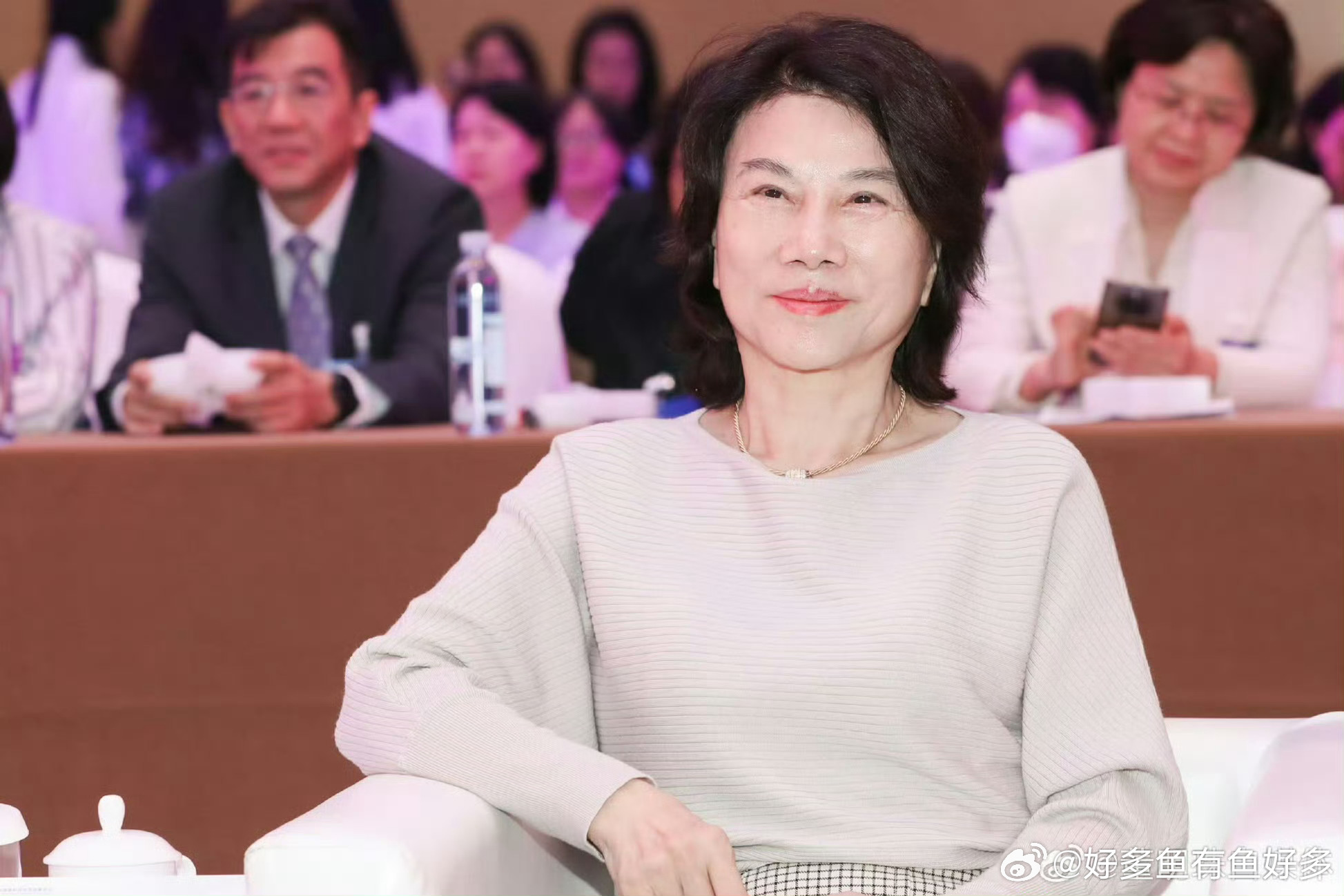 董明珠的开学第一课董明珠聘陈行甲为名誉校长格力技工学校开学第一课看点满满，董明珠