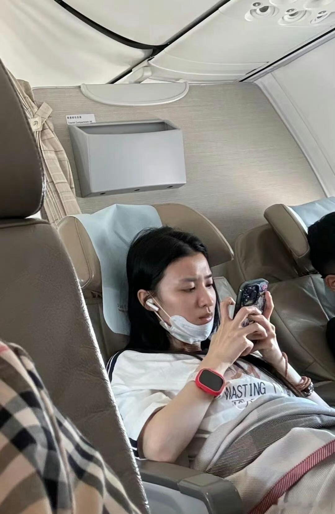 为什么王楚然素颜之间的差距都这么大？ ​​​