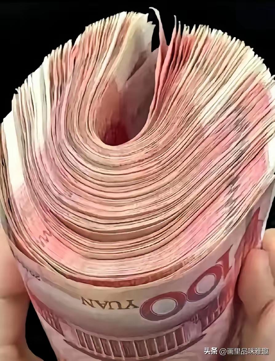 前夫给了我90万，他和小三走了。我搬到妈妈家里住了，爸爸死了十二年了。上个星期，