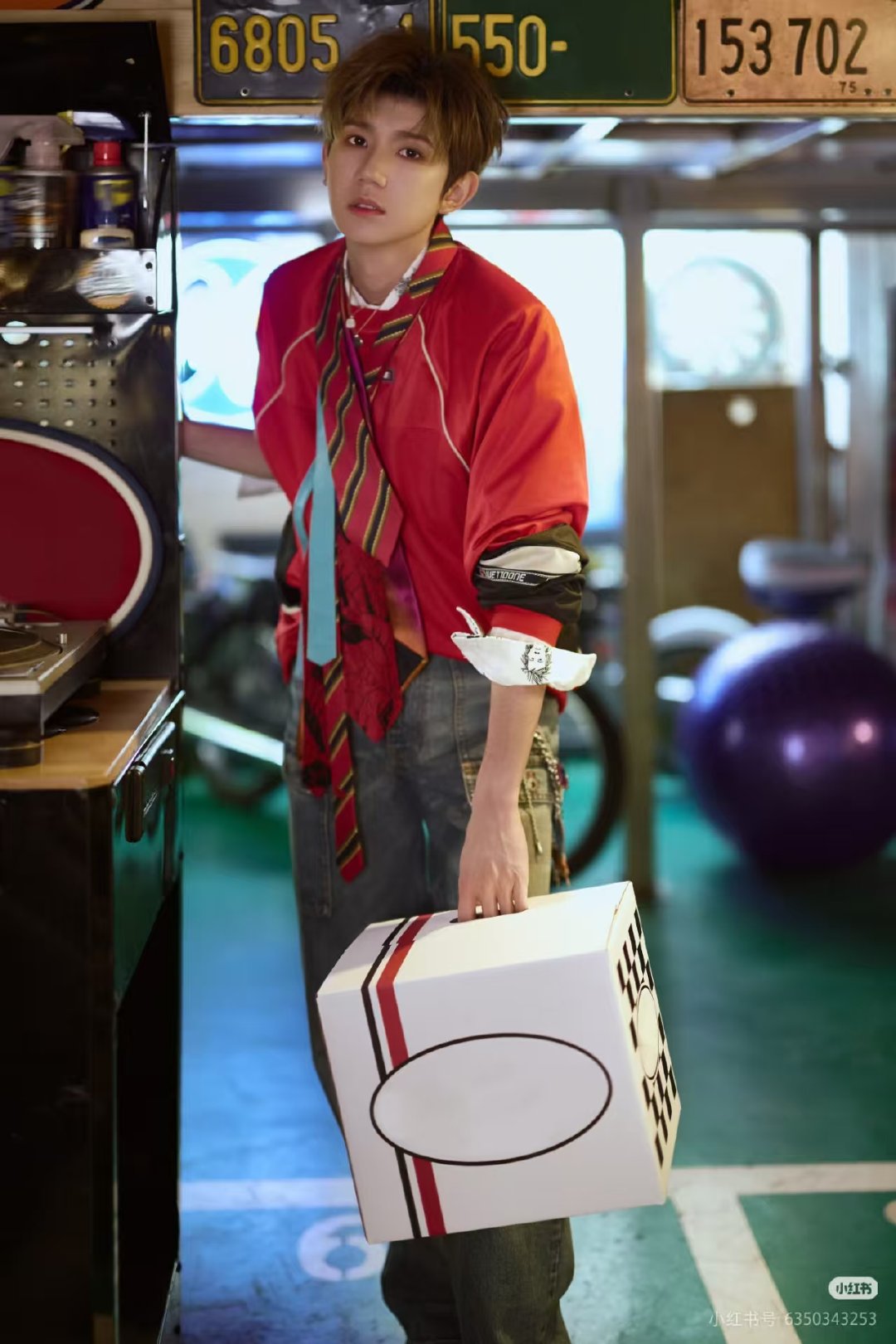 王源指定分配到帅哥老板王源你被指定分配到帅哥老板 王源同时发了5张图，你被指定分