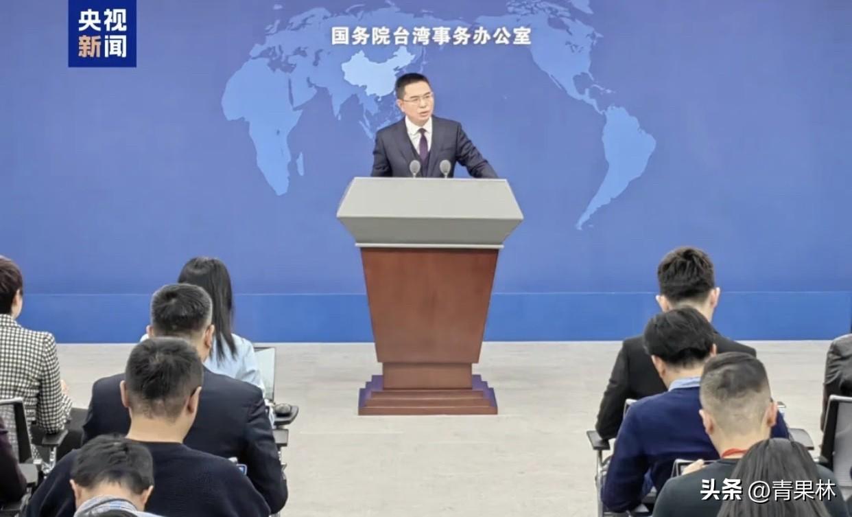 美国根本不是在乎台湾，只是想借台海问题牵制、遏制中国发展，从中捞取政治和经济利益