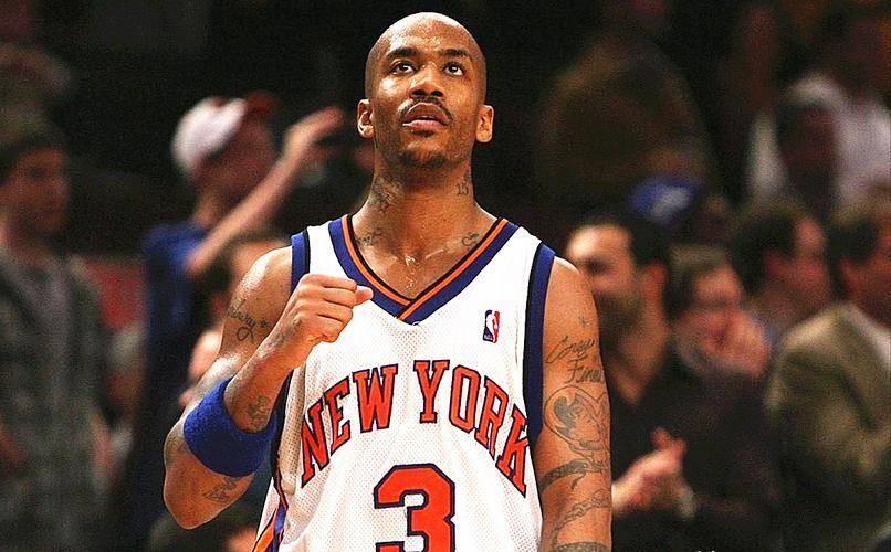 不爱传球的独狼和莫不传，他们生涯的数据如何？
作为NBA赛场上的球星，独狼和莫不