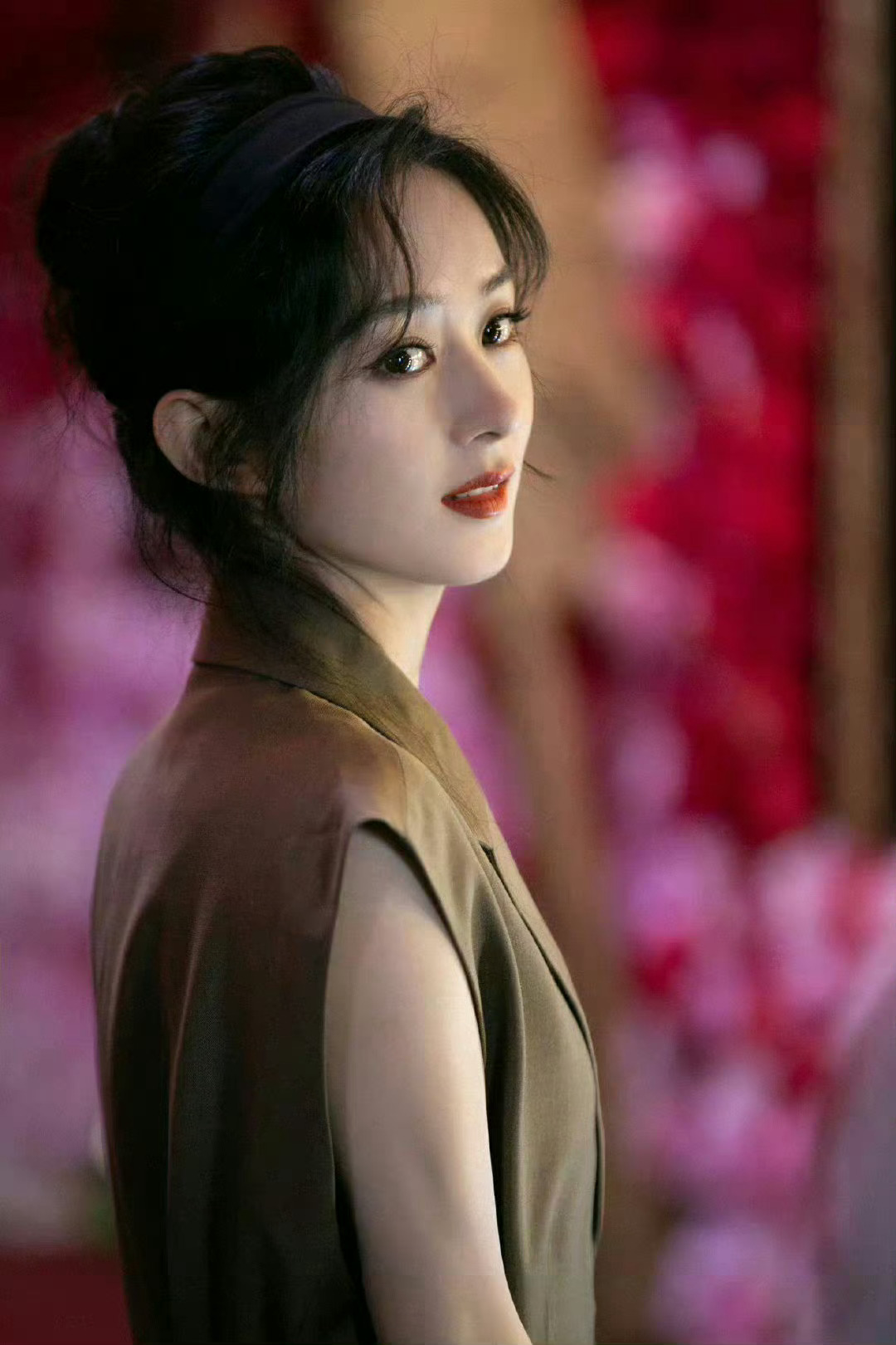 早上好各位家人们，早上好丽颖。冬至快乐各位[嘻嘻]今天别忘了吃好吃的[喵喵][d
