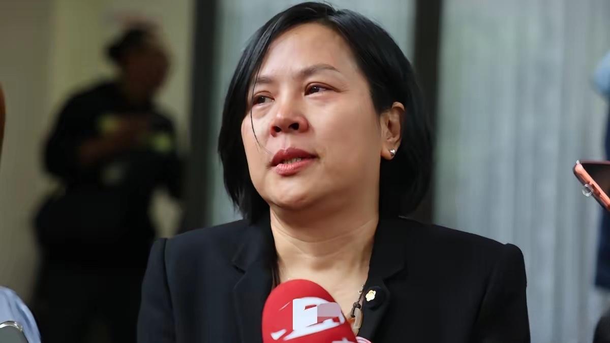 民众党立委李贞秀（陆配）今（13日）在脸书发文表示，针对《镜周刊》报道的白营内部