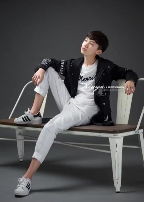 马嘉祺小时候的新照片 又捡到马嘉祺小时候的新照片了！