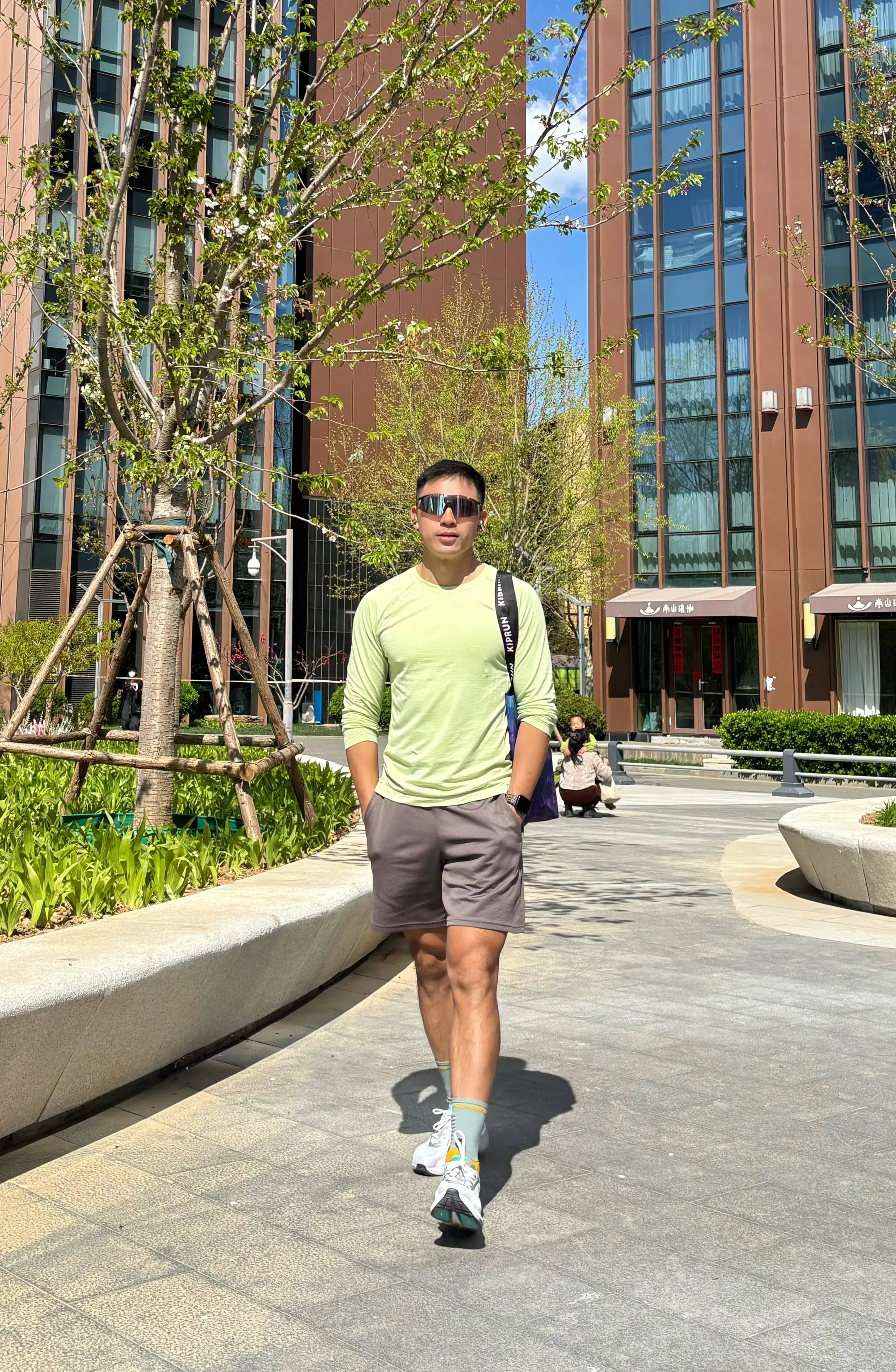 各地特色美食花海大赏 轻燃跑一夏 跑步 户外 运动