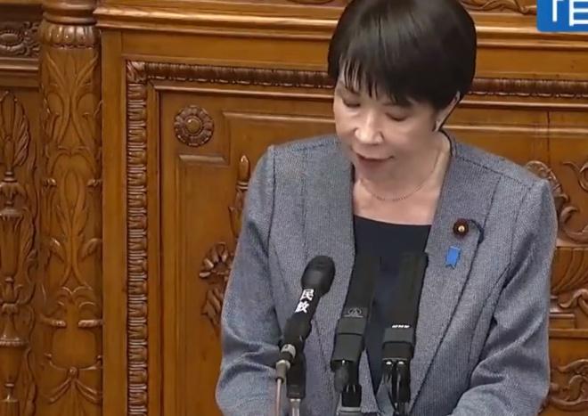 日本参议院全体会议上，公明党参议员竹内真二质疑高市早苗言论可能带来的影响，这一次