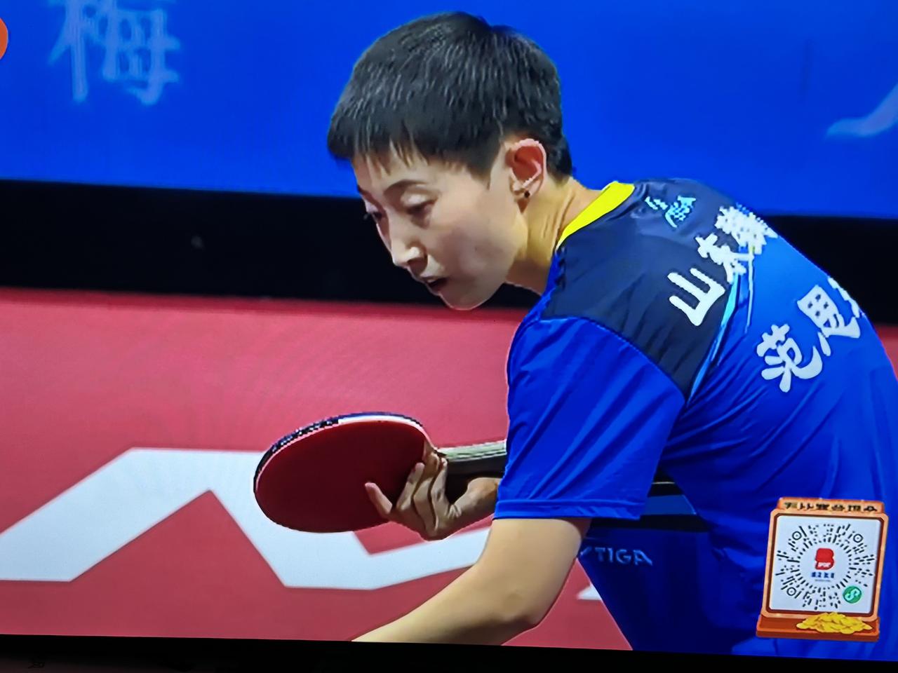 乒乓球女团决赛中，打了五盘，前面四盘，河北队与山东队二比二，孙颖莎胜范思琪。
