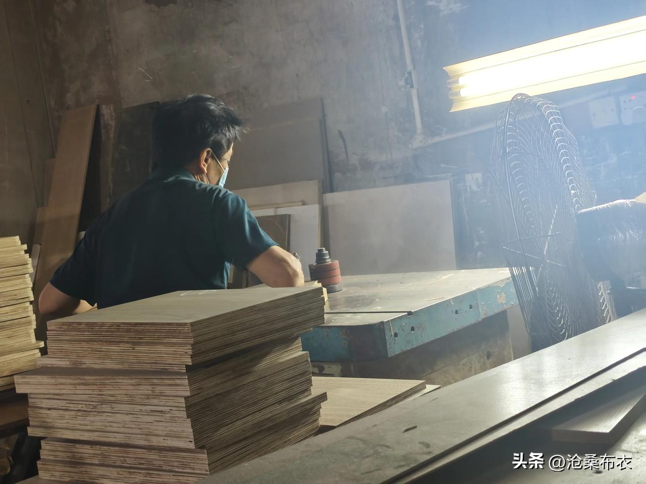 记录我的2026生产车间员工在打立轴，老员工了，不怕累不嫌脏。