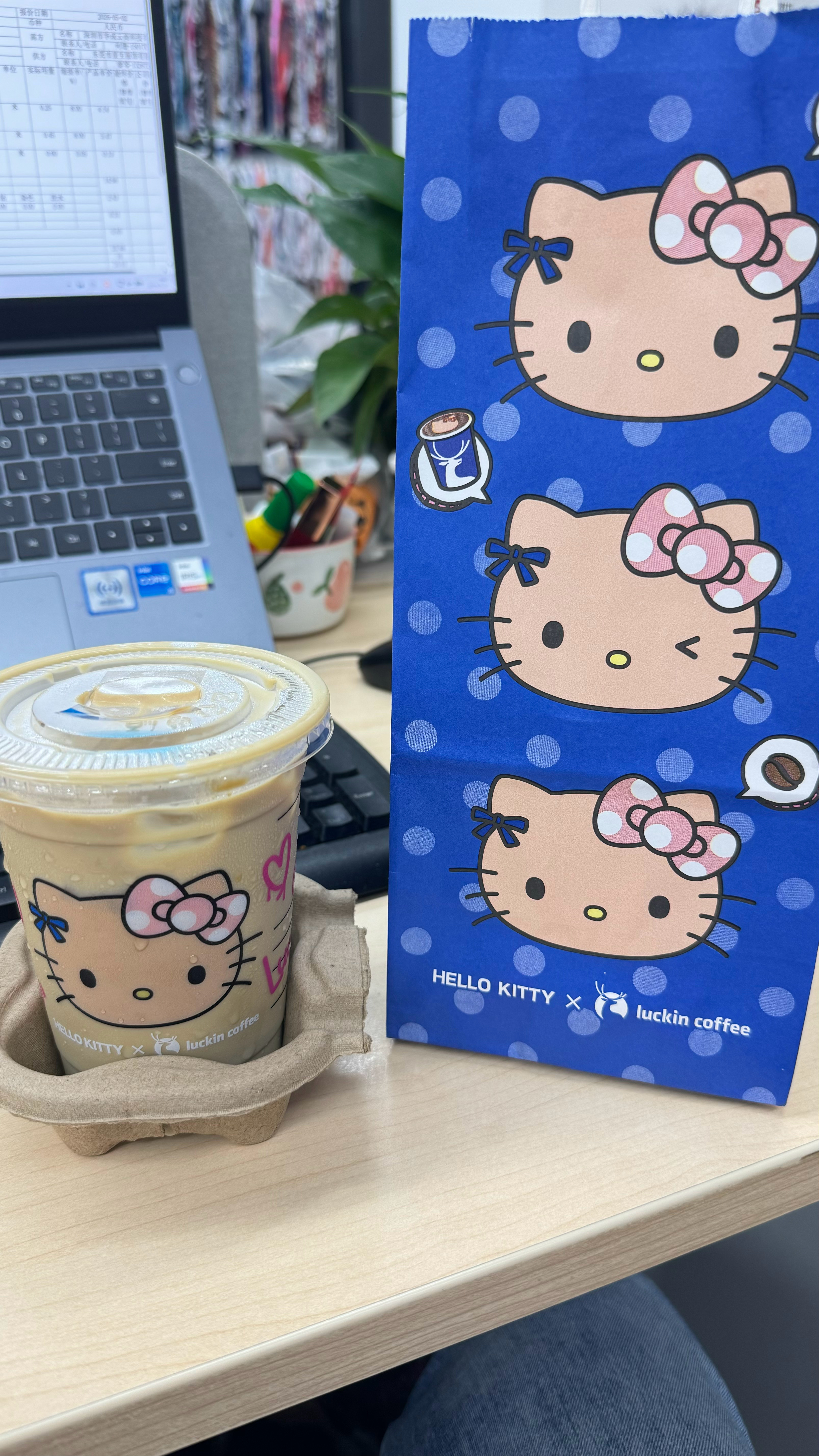 寄给仙草的明信片好可爱的杯子 好喜欢好喜欢