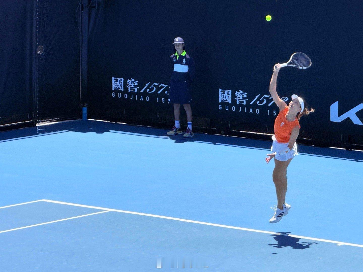 澳网2026 第二轮，🇨🇳王欣瑜4-6 6-4 6-4逆转奥斯塔彭科，晋级第