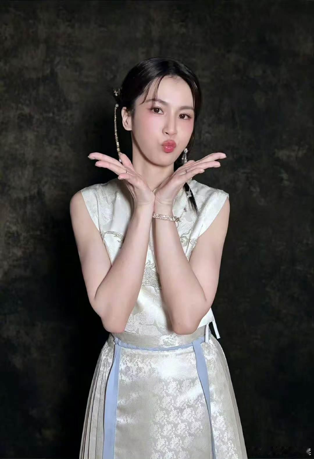 曾沛慈王濛对抗路cp乘风2026断层第一的喜悦还没捂热，耳机突然断掉，曾沛慈委屈