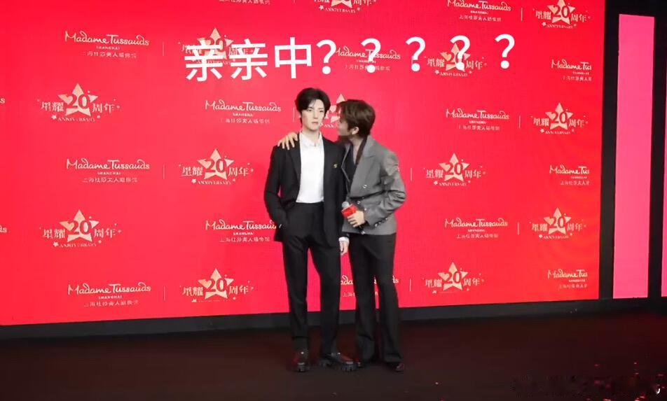 侯明昊顶着这张脸到处玩抽象 明明可以靠颜值圈粉，非要靠有趣灵魂，魅力直接翻倍谁懂