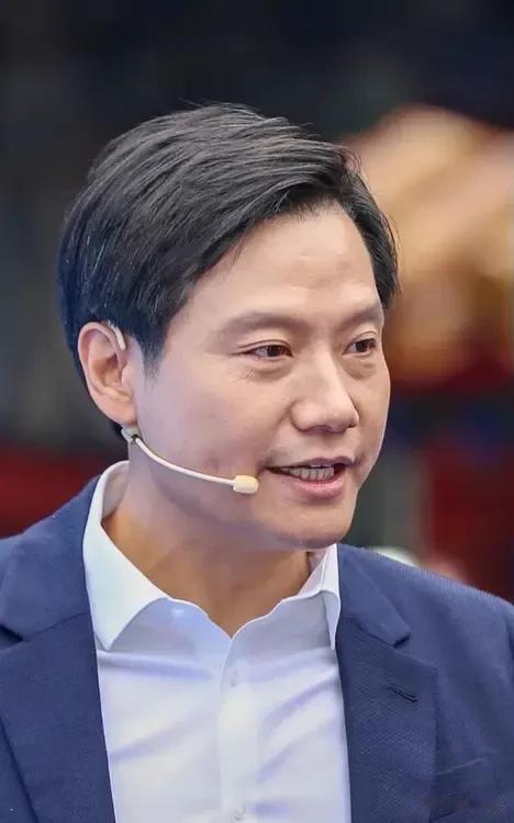 一次互联网大会上，雷军说:我们的手机销量，目前已经做到了全球第二，也就是每卖6部