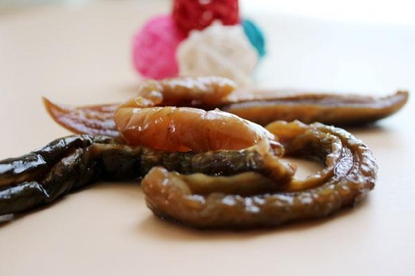 肠胃功能不好的人要尽量避免食用。
1、高盐分食物
一般家庭都会有剩的饭菜或者自己