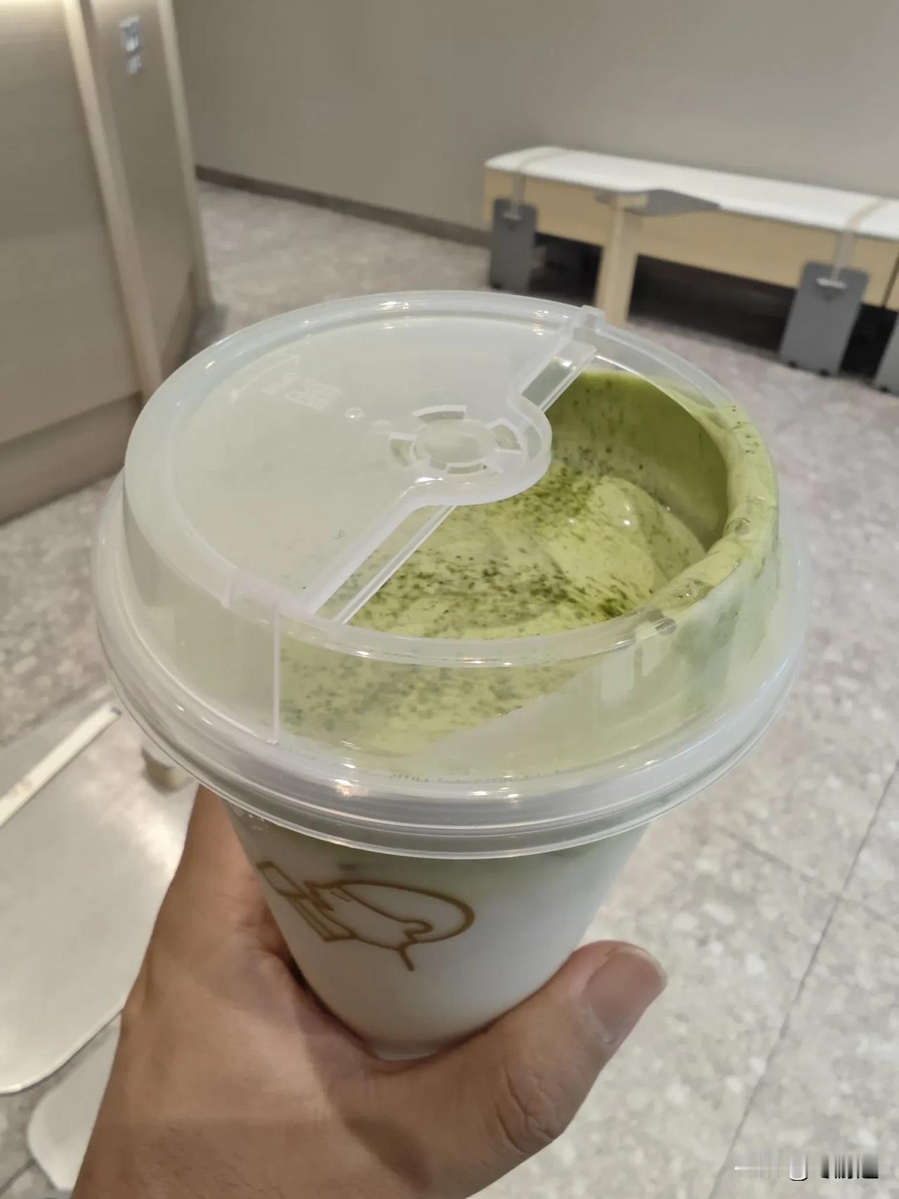 喜茶(九江柴桑好又多店)，来到庐山也得喝上一杯喜茶。这家店，位于沙河。应该是开业