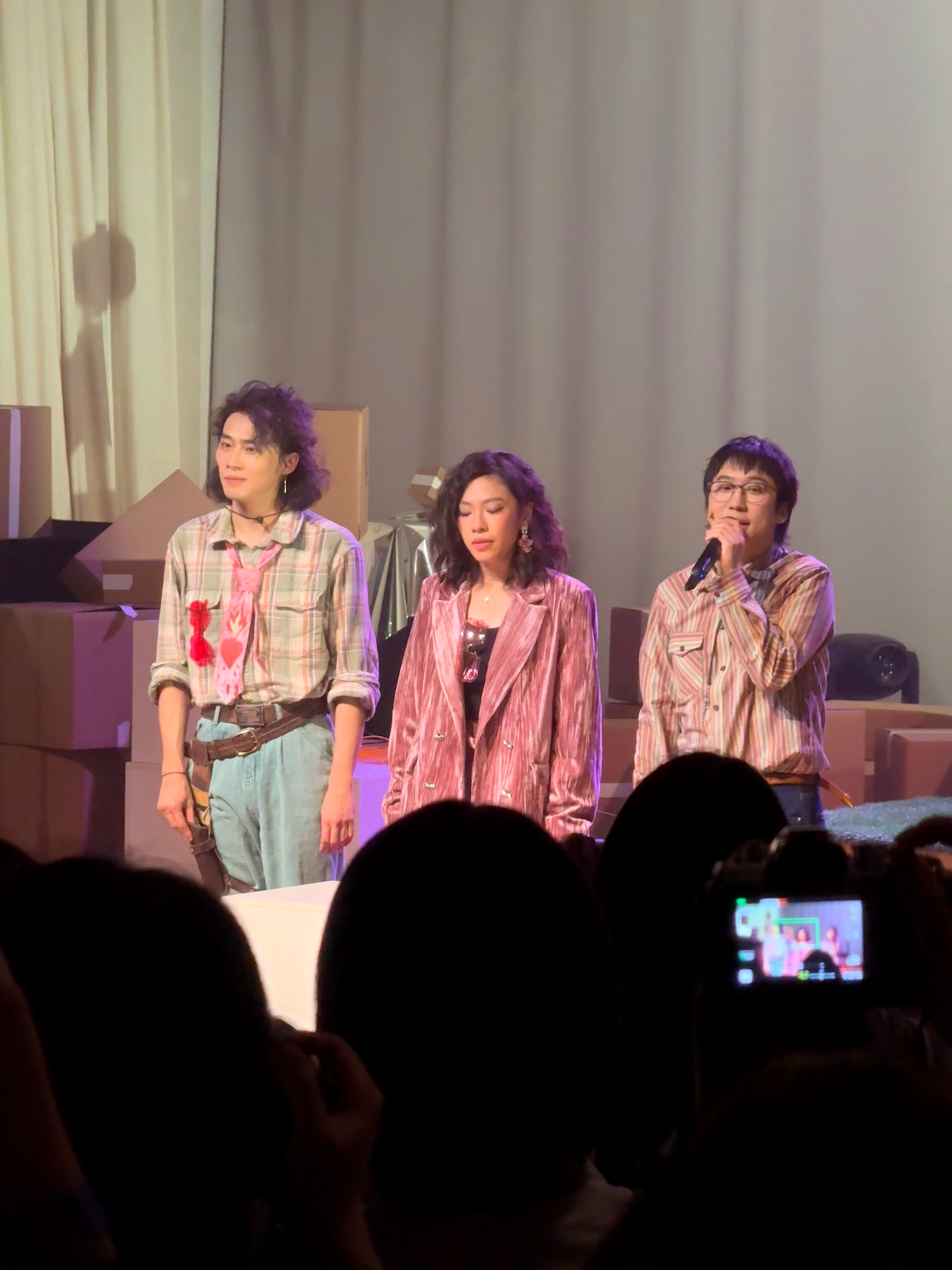 昨夜被荒漠的暖风吹得热烘烘忘记分享的博俊的音乐会repo卡巴的旅行是未完成的但与