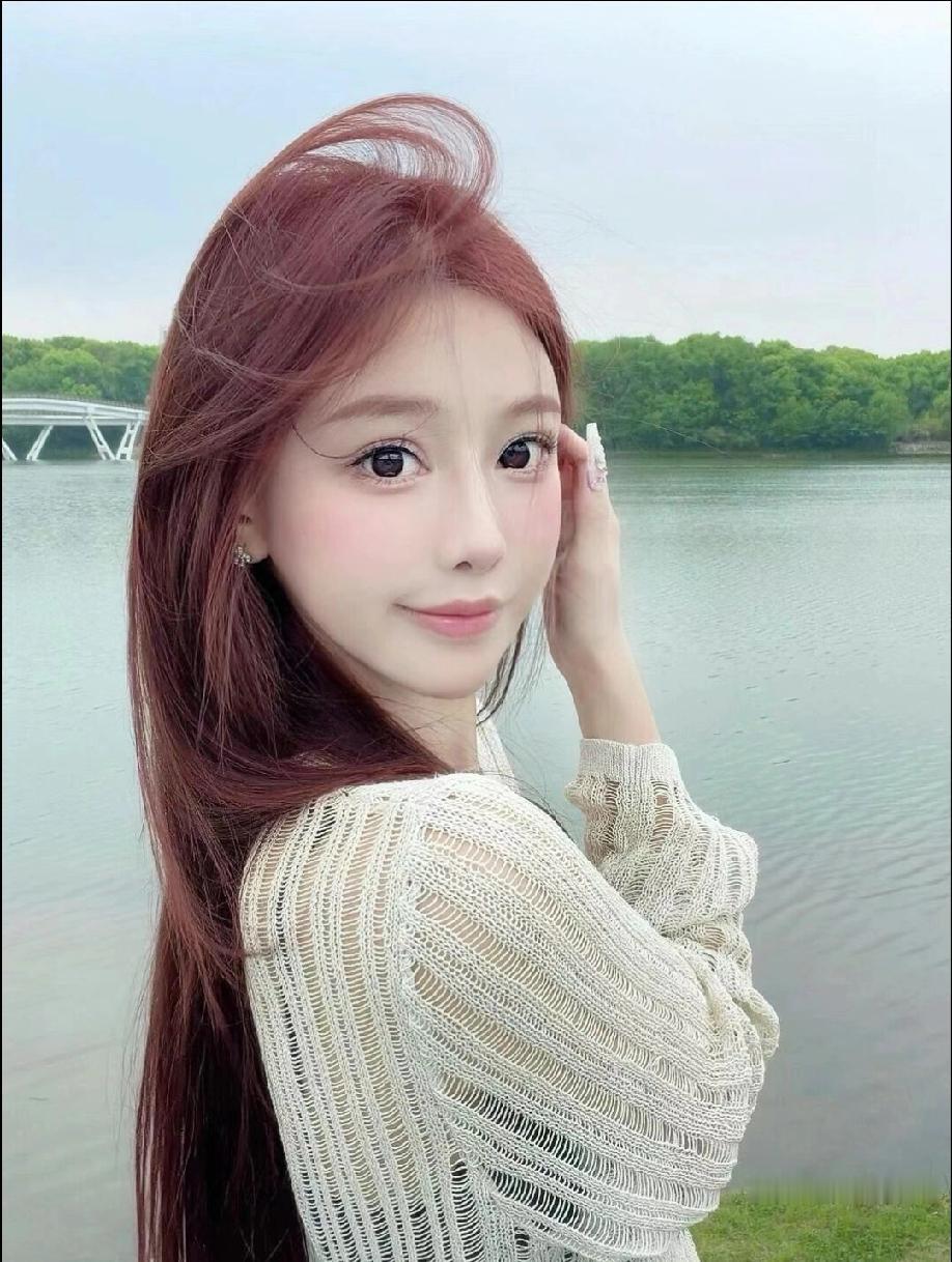 自拍网络美少女穿搭分享 什么样的女人,最有魅力? 清纯甜美的样子漂亮吗 美女 自