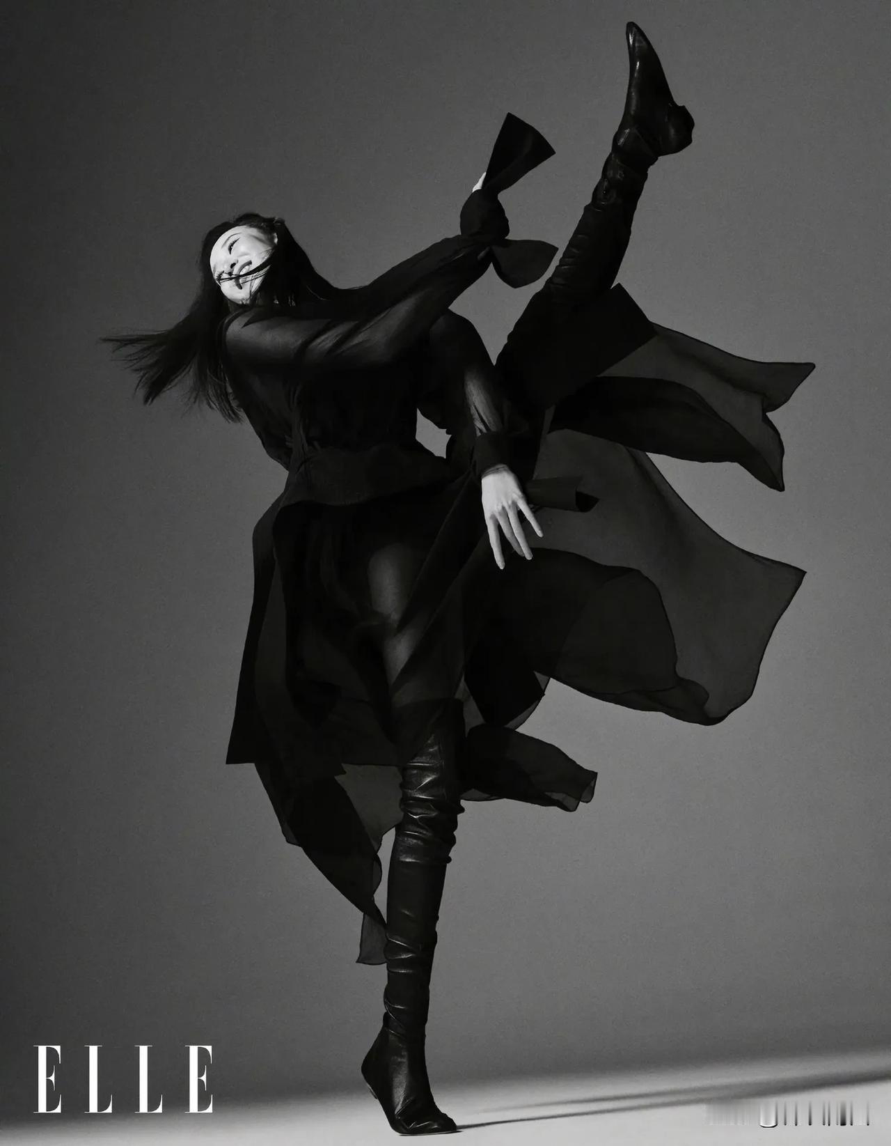 花游奥运冠军冯雨，记得她吗？是巴黎奥运会开幕式上中国队代表团的旗手之一，另一位是