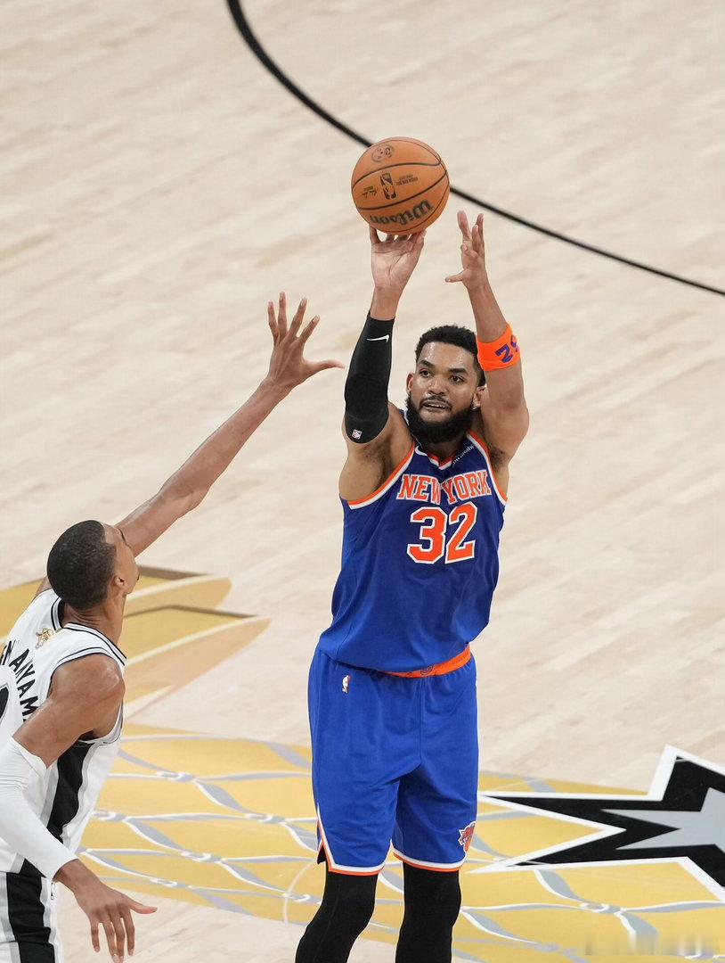 唐斯正在用总决赛证明：他不只是个射手！NBA总决赛正变成唐斯的正名之战吗 内线终