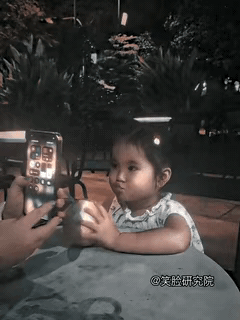 我有一个问题。
小孩姐眼睛不会痛吗？