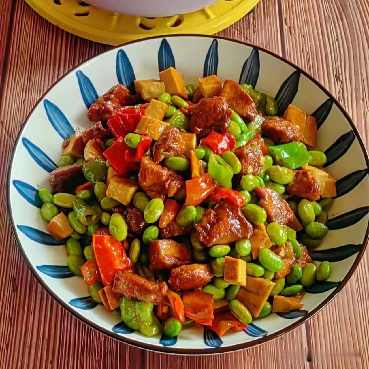，辣椒炒猪肉丝，辣椒炒香干[捂脸]
