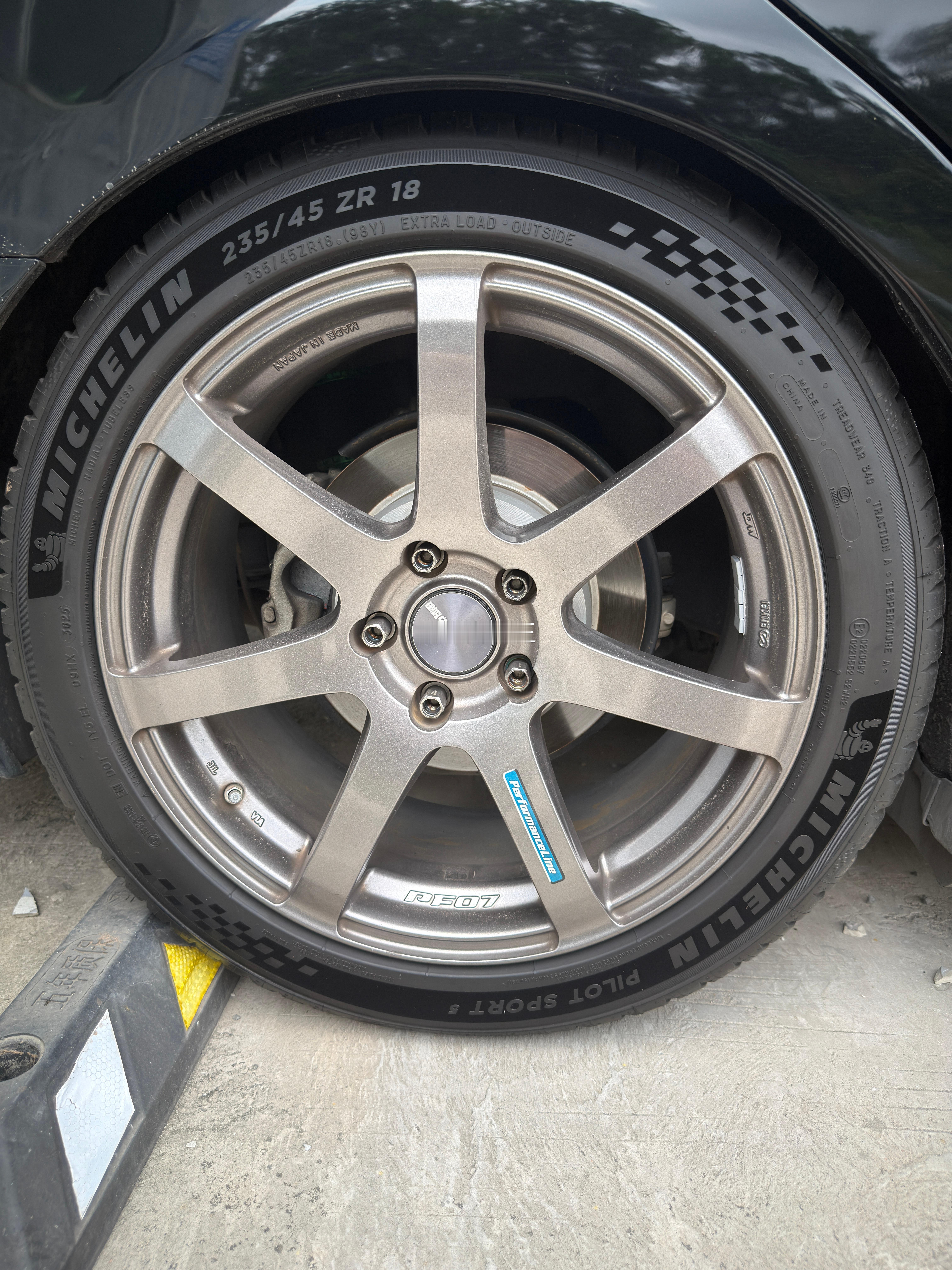 日本🇯🇵进口正品 ENKEI PF07 准备拆下四个轮毂 成色不错数据： 1