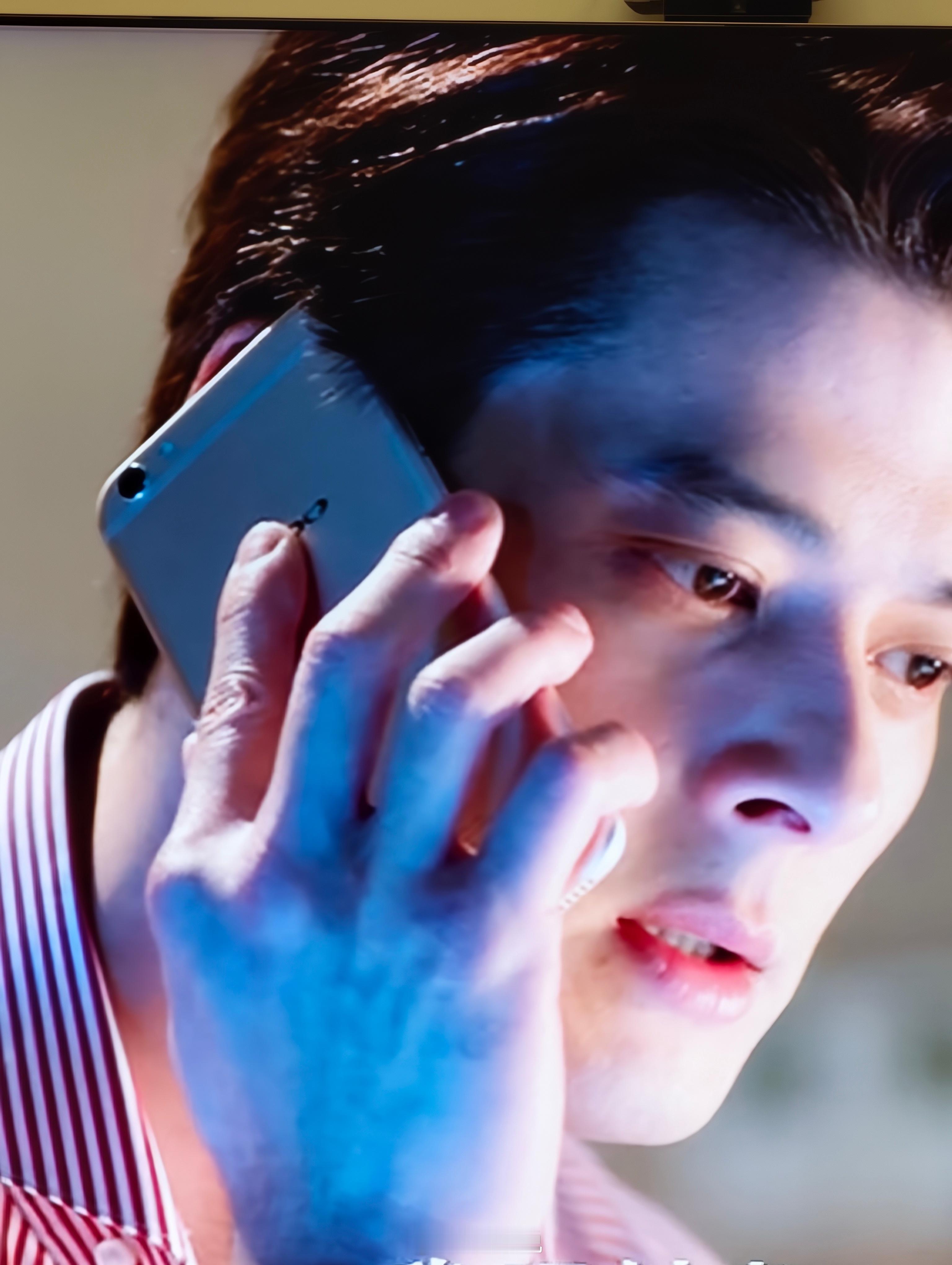 以前的一些手机真是像素级仿iPhone看这个图我还以为是iPhone6呢