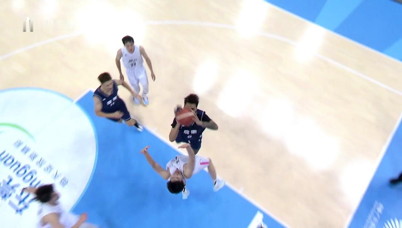 全运会男篮决赛落下帷幕，最终广东以101:65血洗浙江夺得金牌！这个比分有点悬殊