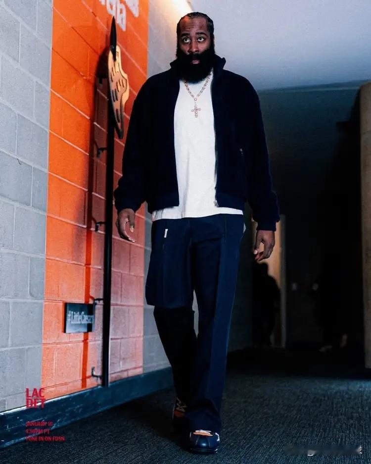 快船队记Grant Mona真是太懂人情世故了，他高度盛赞哈登的快船生涯！今天快