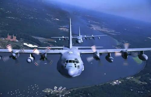 美国在损失了两架C130运输机和多名士兵后成功完成敌后搜救任务
 据《华盛顿邮报