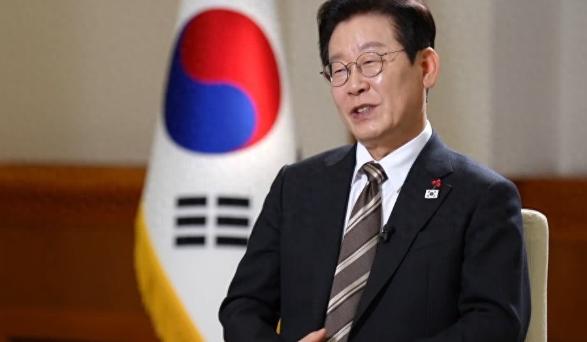 朝韩这次真闹僵了，金正恩强硬划清界限，直接关上对话大门，李在明连夜表态求和，一边