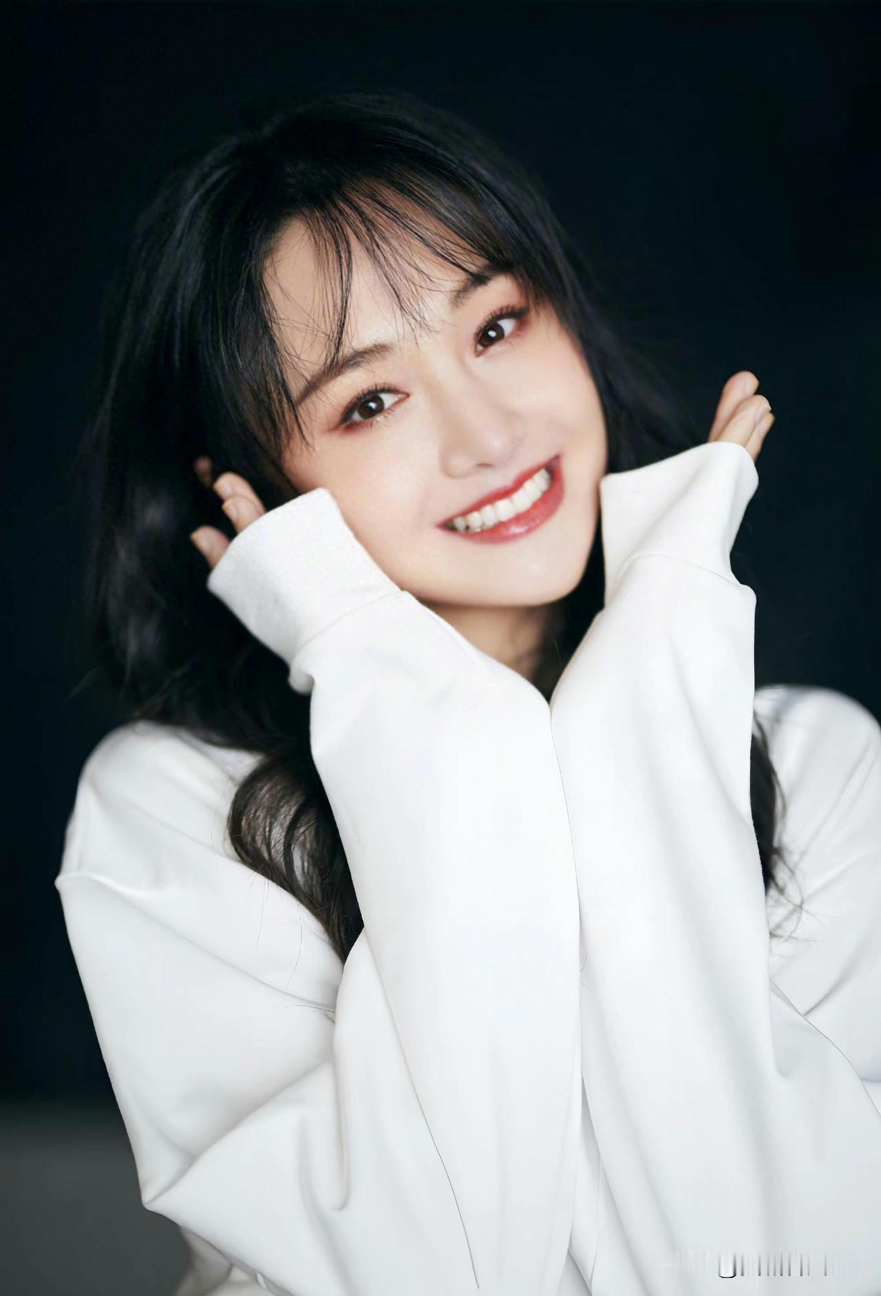 郑爽的故事，真的是让人唏嘘不已
想当年，《一起来看流星雨》多火啊，她就是楚雨荨，