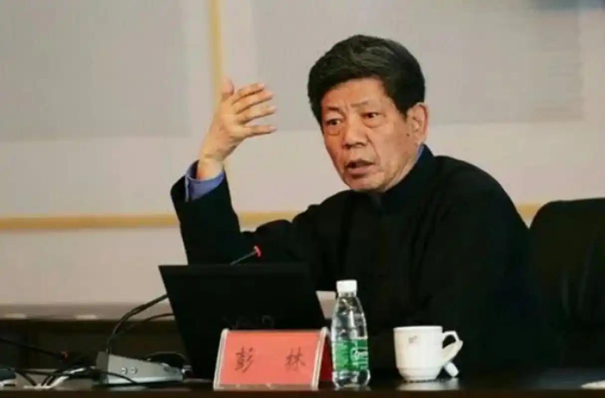 讲台上，清华教授彭林抛出了一句让全场寂静的话：我们造出了最高的高楼，买下了最贵的