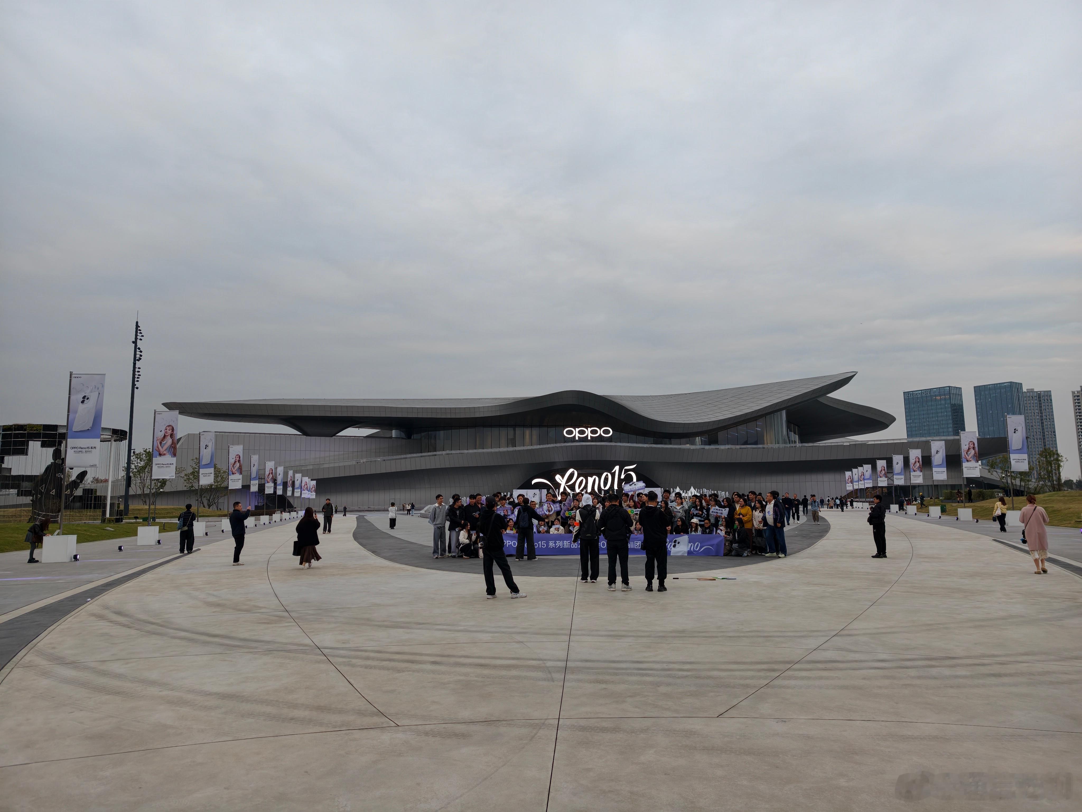 OPPO Reno15系列发布会，成都科幻馆，来了！ 